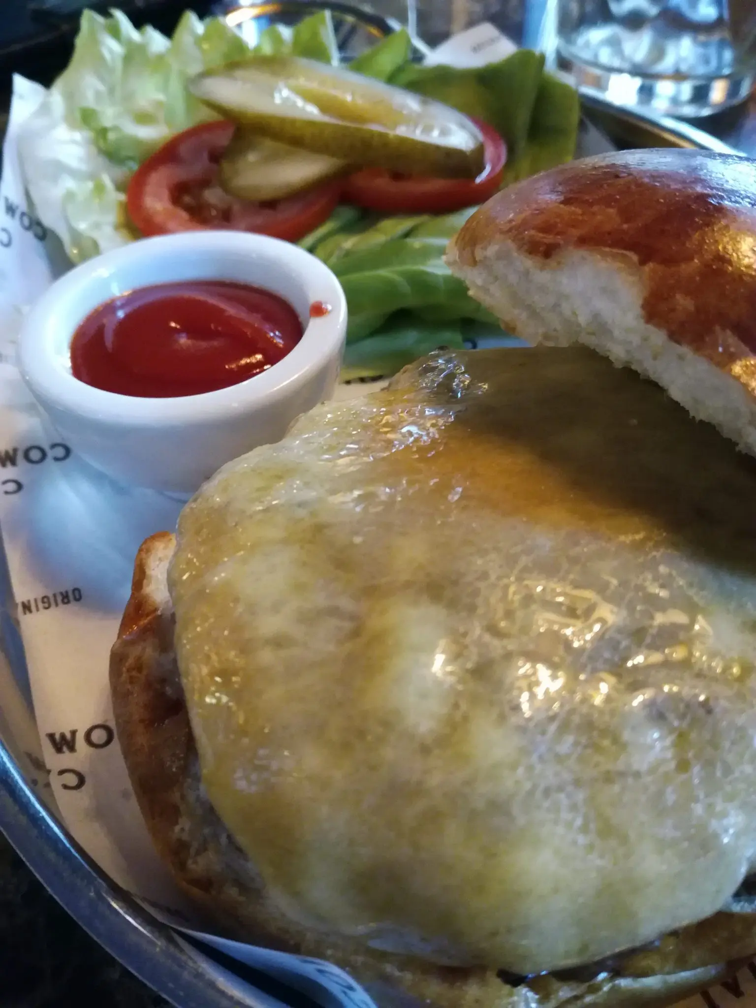 brunch en el Café Comercial - Hamburguesa