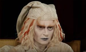 ALICIA A TRAVÉS DEL ESPEJO