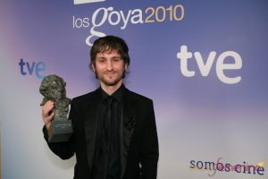 Raúl Arévalo con el Goya al mejor actor de reparto, por GORDOS, que obtuvo en 2010