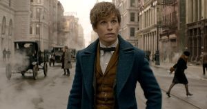 Newt Scamander (Eddie Redmayne) a su llegada a Nueva York