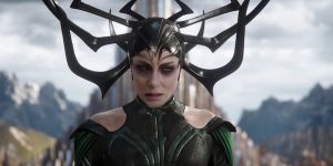 Cate Blanchett y sus cuernos en THOR: RAGNAROK