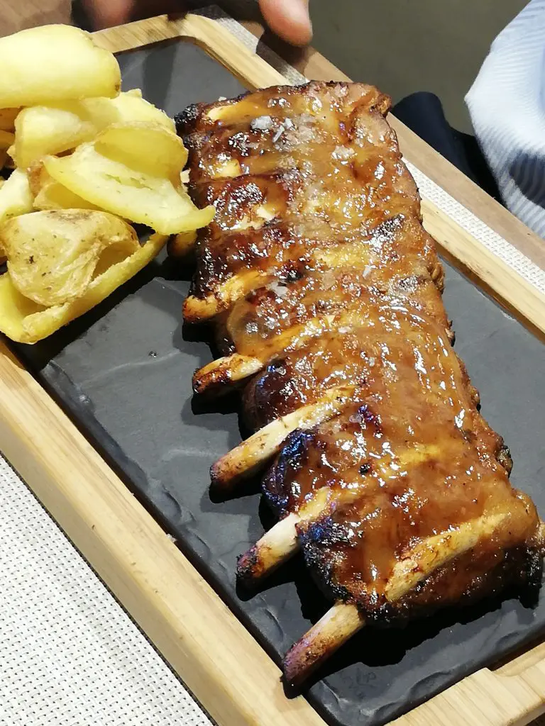 Costillas a baja temperatura, restaurante Tagomago