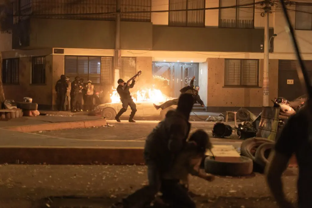 Aún es de noche en Caracas