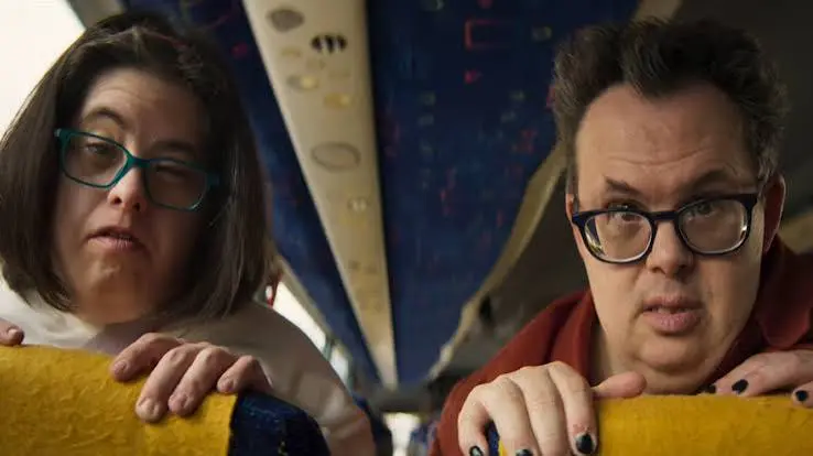 Dos de los actores con discapacidad que forman el reparto coral de la película Haciendo Amigos