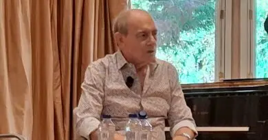 Paco Pastor: la voz que convirtió el verano en una canción