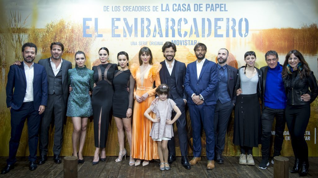 Equipo y reparto de El Embarcadero en la Premiere en Valencia 