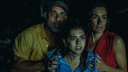 Blasco, Lidia y Marta, conductor y madre e hija, los tres protagonistas de la película La Pasajera