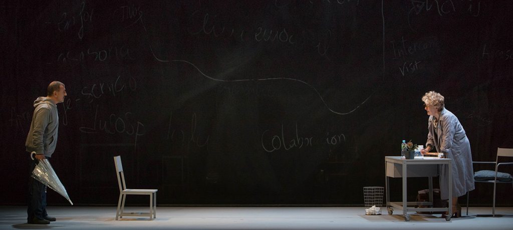 Marcial Álvarez e Isabel Ordaz en plena función de La Profesora