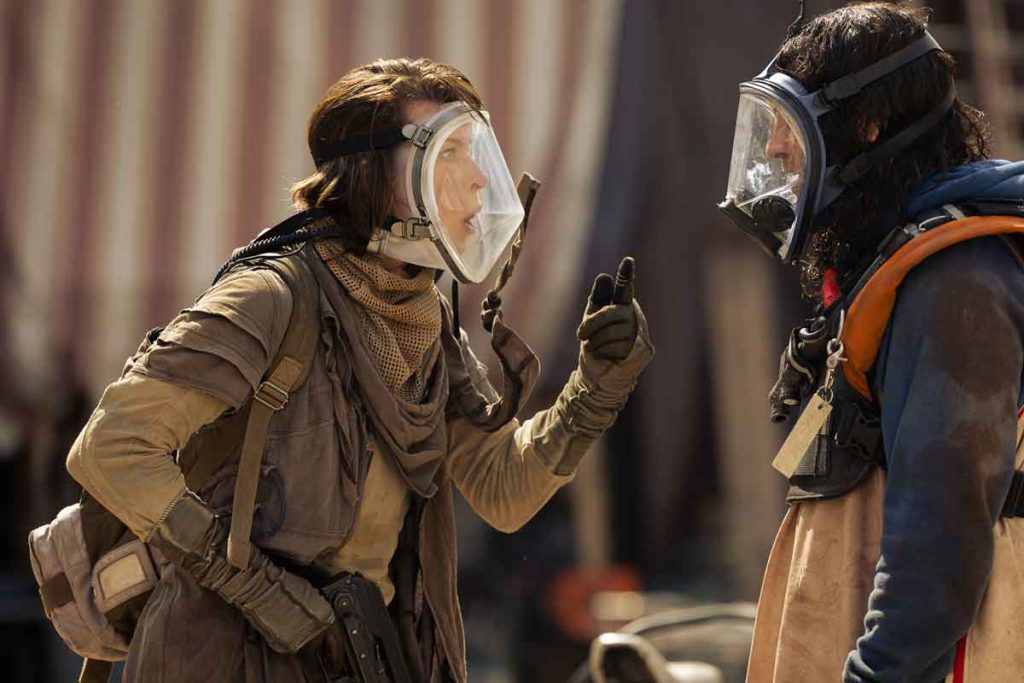 Tess (Milla Jovovich) y Lucas (Sam Worthington), en Respira