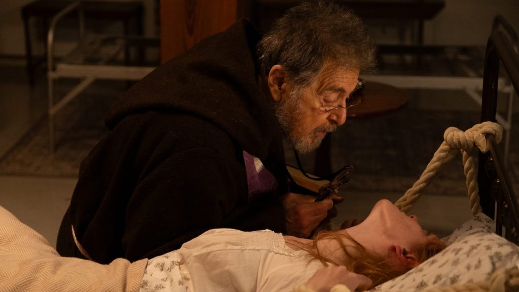 Al Pacino interpreta al Padre experimentado en este caso de exorcismo en The Ritual